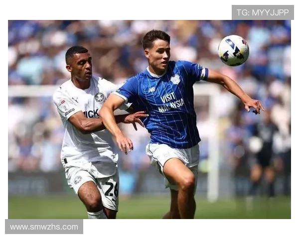 足球明星跌入低谷时刻的心路历程与逆境重生的励志故事